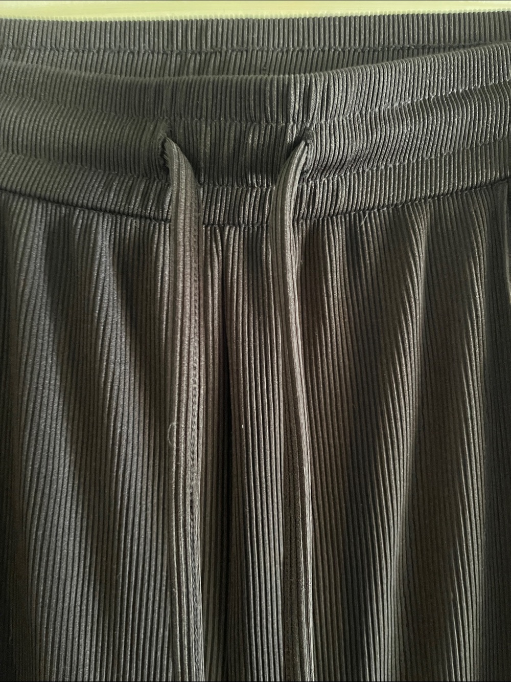BTFBM 2 pc Wide-Leg Pants Set- Large - Picture 7 of 8